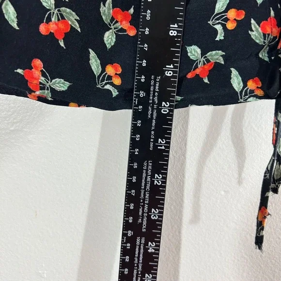 H&M Womens Cherry Print Wrap Top V-Neck 3/4 Bell Sleeves Size 2 - Picture 3 of 7